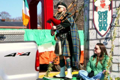 2007parade-clubfloatbagpiper
