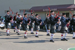 2009parade111-madisonpipes